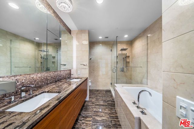900 W Olympic Boulevard 32I, Los Angeles, CA 90015