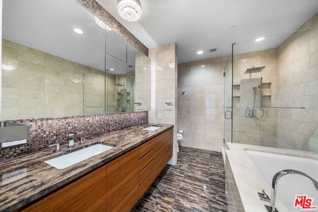 900 W Olympic Boulevard 32I, Los Angeles, CA 90015