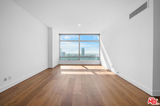 900 W Olympic Boulevard 32I, Los Angeles, CA 90015