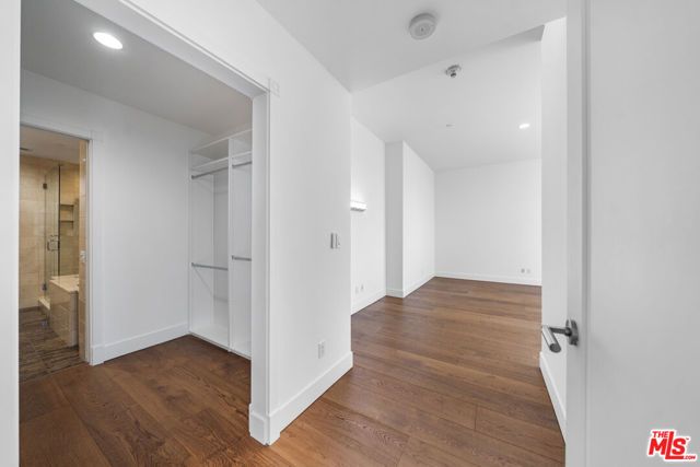 900 W Olympic Boulevard 32I, Los Angeles, CA 90015