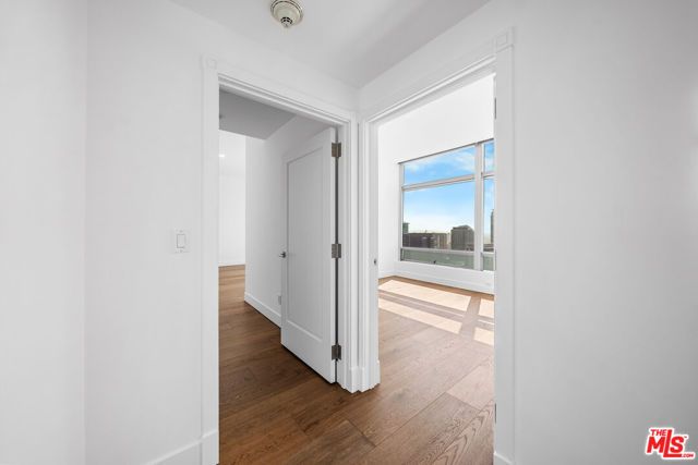 900 W Olympic Boulevard 32I, Los Angeles, CA 90015