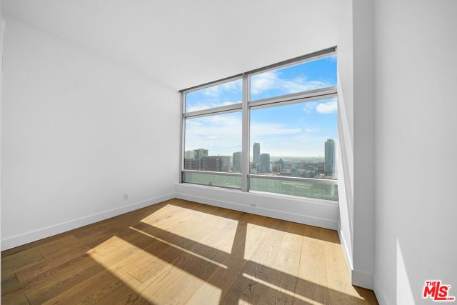 900 W Olympic Boulevard 32I, Los Angeles, CA 90015