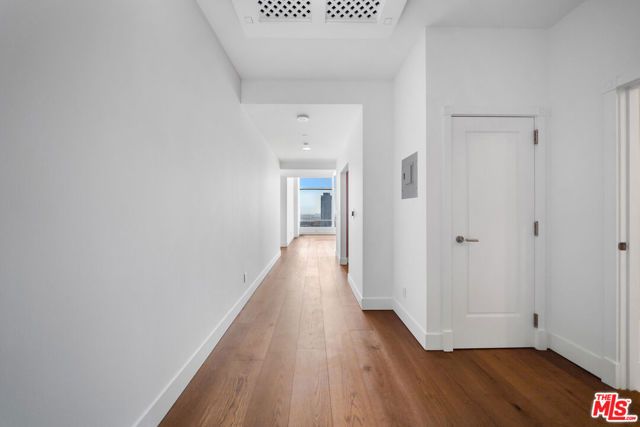 900 W Olympic Boulevard 32I, Los Angeles, CA 90015