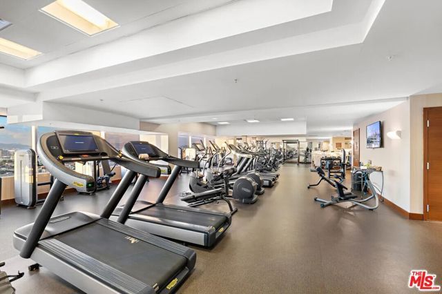 900 W Olympic Boulevard 32I, Los Angeles, CA 90015