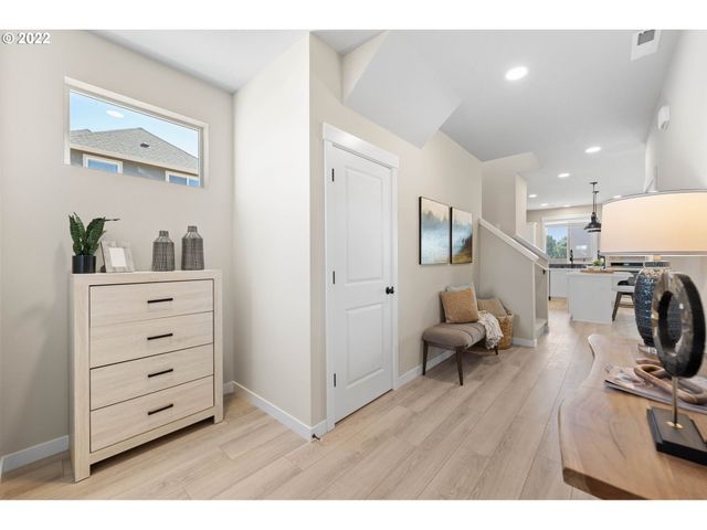 10554 Se HERITAGE Rd 307, Happy Valley, OR 97086