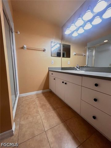 1045 NE 40th TER, Cape Coral, FL 33909