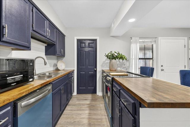 5725 Dewsbury Lane, North Charleston, SC 29418