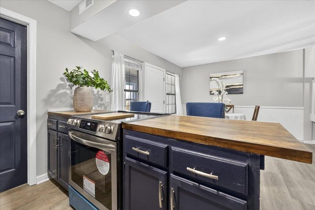 5725 Dewsbury Lane, North Charleston, SC 29418