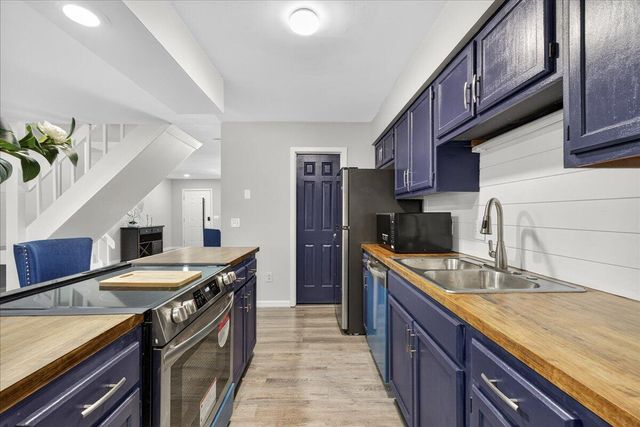 5725 Dewsbury Lane, North Charleston, SC 29418