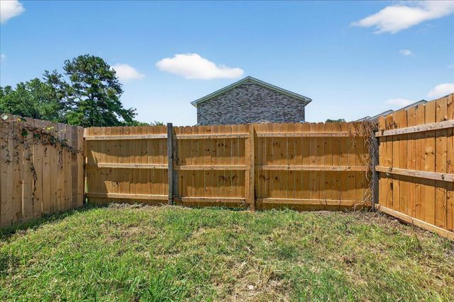 5725 Dewsbury Lane, North Charleston, SC 29418