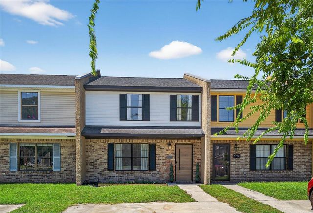 5725 Dewsbury Lane, North Charleston, SC 29418