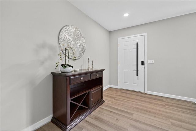 5725 Dewsbury Lane, North Charleston, SC 29418