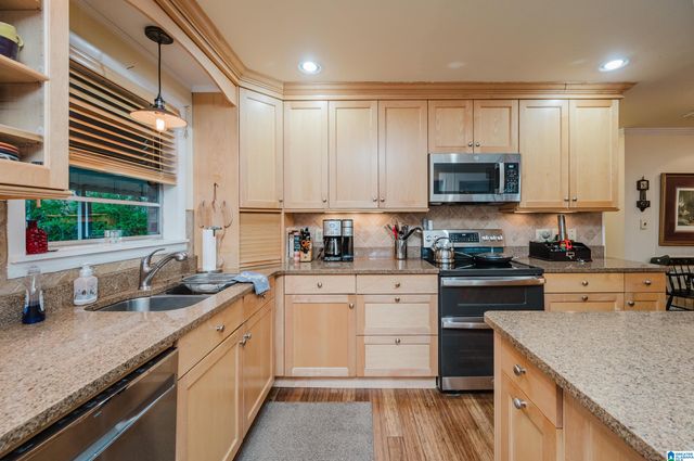 881 RIDGEWAY CIRCLE, Talladega, AL 35160