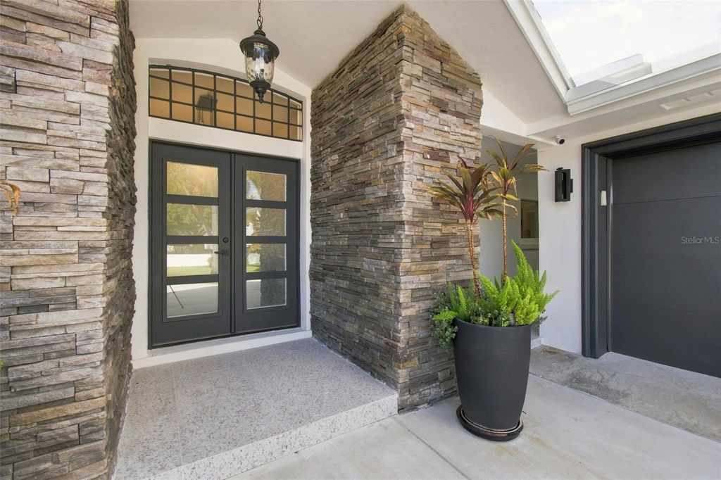 Image 14 of property listing at 4322 N RIVER VIEW AVENUE, Tampa, FL 33607