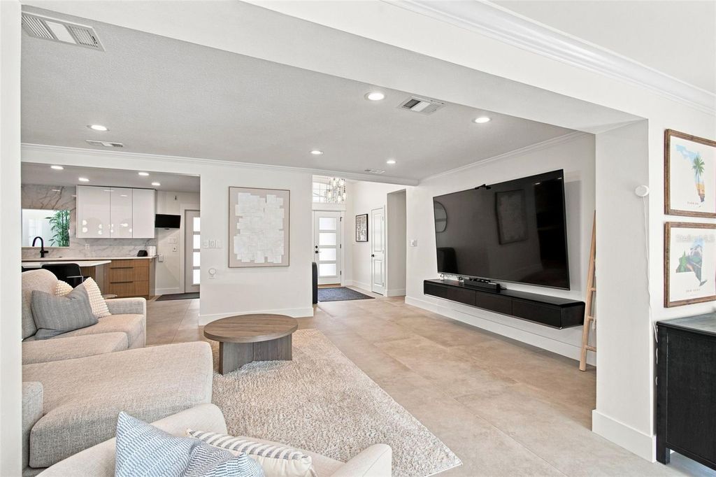 Image 19 of property listing at 4322 N RIVER VIEW AVENUE, Tampa, FL 33607