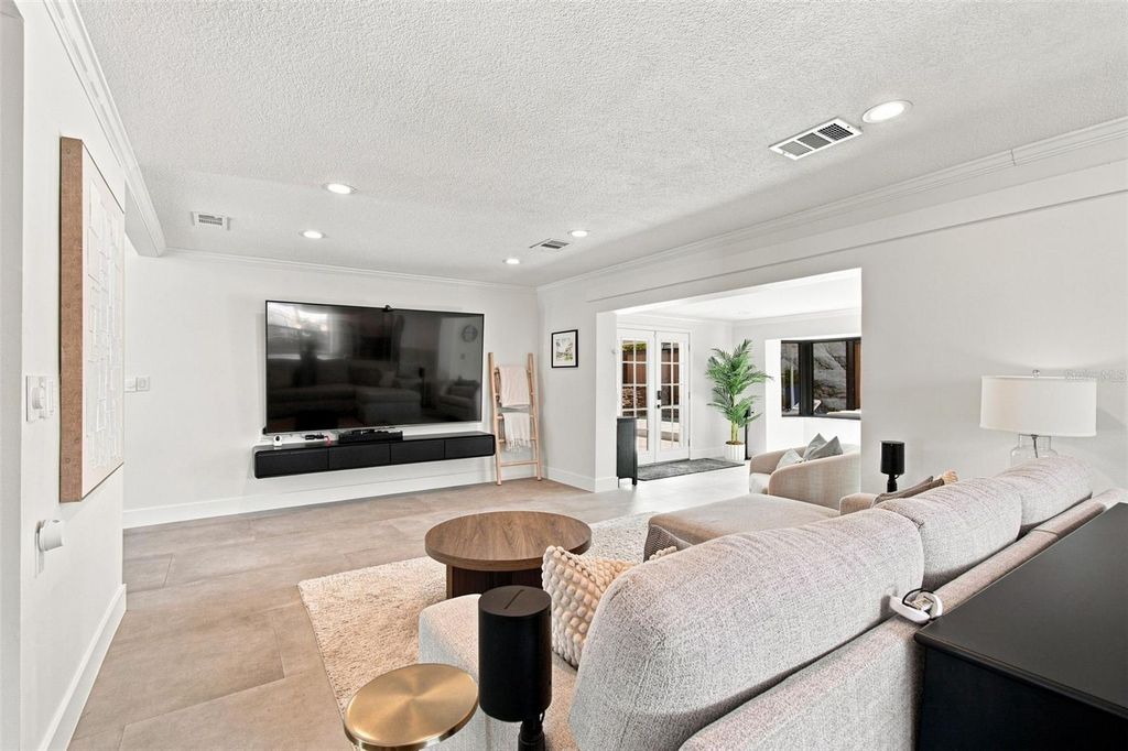 Image 20 of property listing at 4322 N RIVER VIEW AVENUE, Tampa, FL 33607