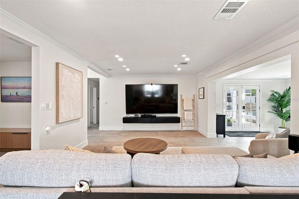 Image 21 of property listing at 4322 N RIVER VIEW AVENUE, Tampa, FL 33607