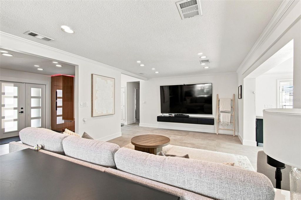 Image 22 of property listing at 4322 N RIVER VIEW AVENUE, Tampa, FL 33607