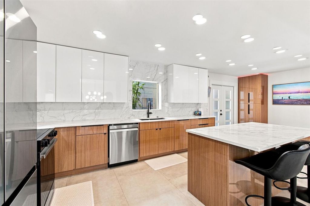 Image 28 of property listing at 4322 N RIVER VIEW AVENUE, Tampa, FL 33607