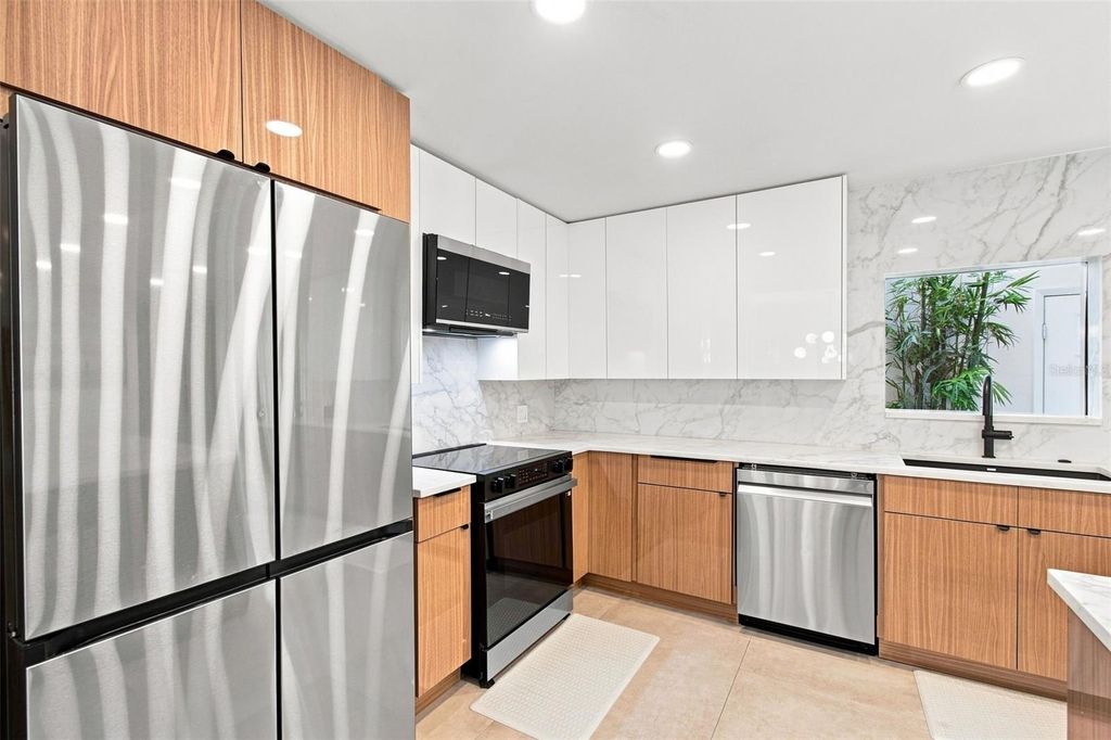 Image 37 of property listing at 4322 N RIVER VIEW AVENUE, Tampa, FL 33607