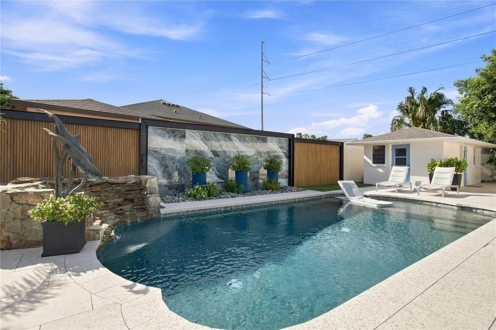 Image 71 of property listing at 4322 N RIVER VIEW AVENUE, Tampa, FL 33607