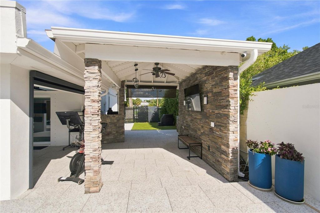 Image 73 of property listing at 4322 N RIVER VIEW AVENUE, Tampa, FL 33607