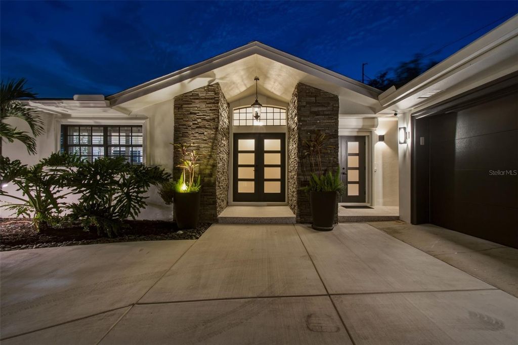 Image 78 of property listing at 4322 N RIVER VIEW AVENUE, Tampa, FL 33607