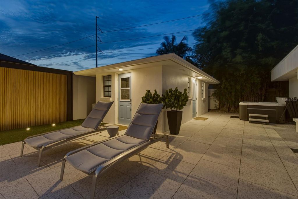 Image 85 of property listing at 4322 N RIVER VIEW AVENUE, Tampa, FL 33607
