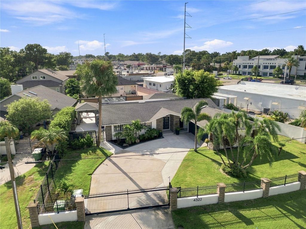 Image 88 of property listing at 4322 N RIVER VIEW AVENUE, Tampa, FL 33607