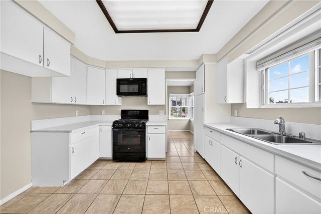 1500 W 96th, Los Angeles, CA 90047