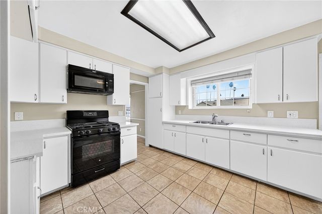 1500 W 96th, Los Angeles, CA 90047