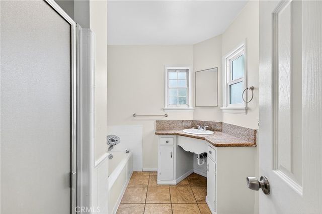 1500 W 96th, Los Angeles, CA 90047