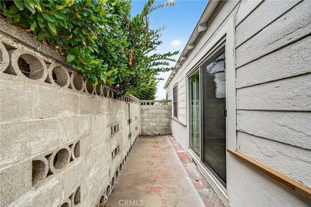 1500 W 96th, Los Angeles, CA 90047