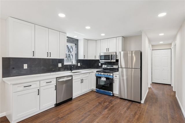 826 Blue Ridge Rd, Plum Boro, PA 15239