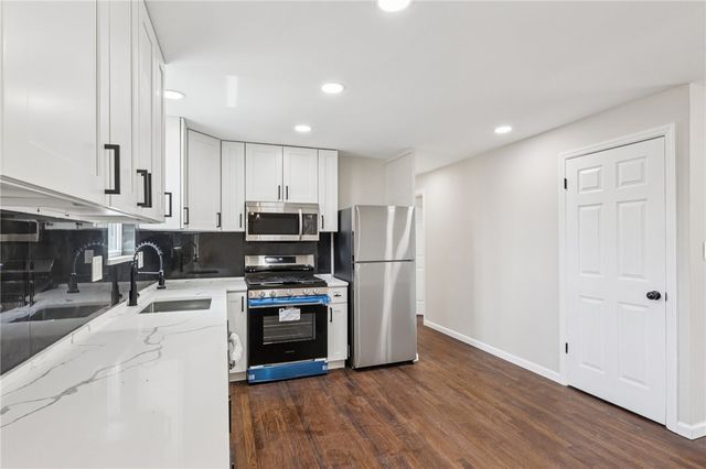 826 Blue Ridge Rd, Plum Boro, PA 15239