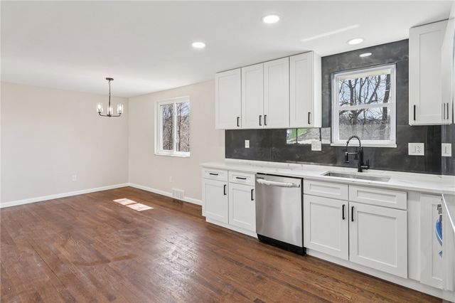 826 Blue Ridge Rd, Plum Boro, PA 15239