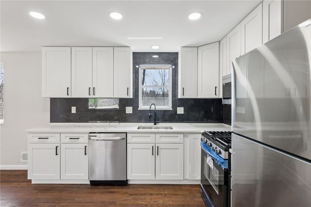 826 Blue Ridge Rd, Plum Boro, PA 15239