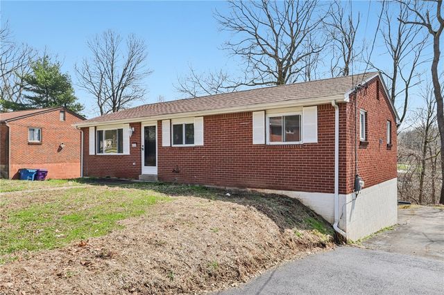 826 Blue Ridge Rd, Plum Boro, PA 15239