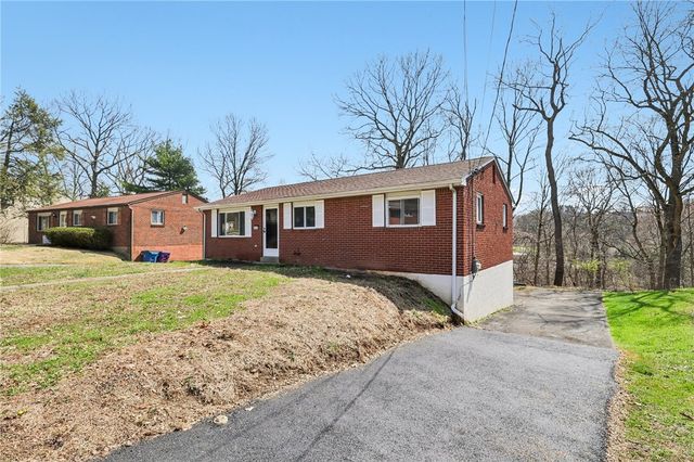 826 Blue Ridge Rd, Plum Boro, PA 15239