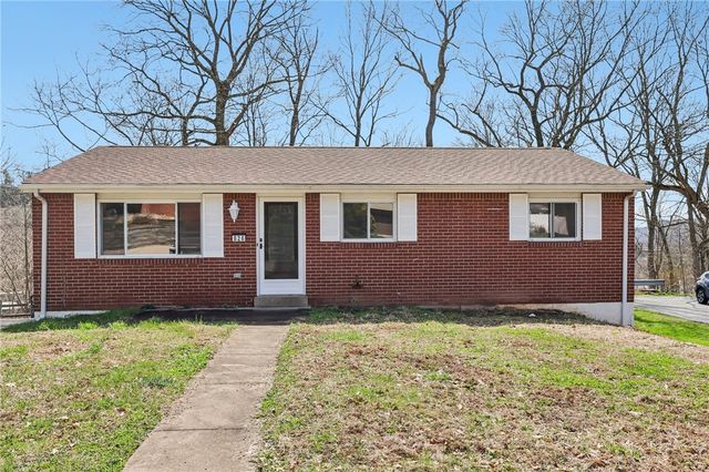 826 Blue Ridge Rd, Plum Boro, PA 15239