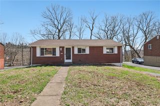 826 Blue Ridge Rd, Plum Boro, PA 15239