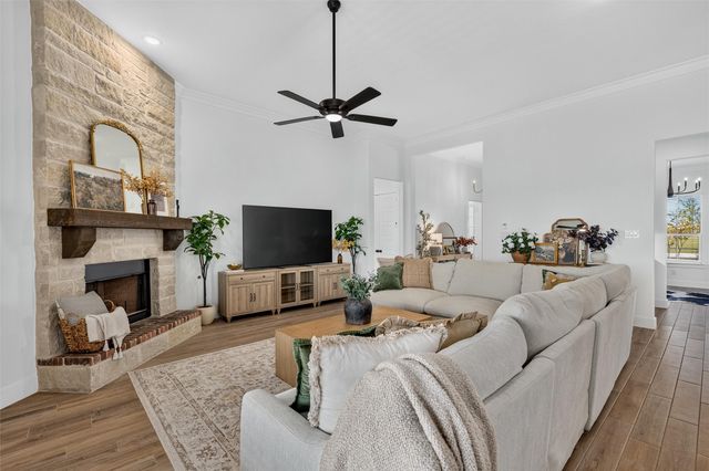 813 Valley Ridge Road, Van Alstyne, TX 75495