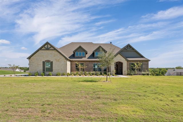 813 Valley Ridge Road, Van Alstyne, TX 75495