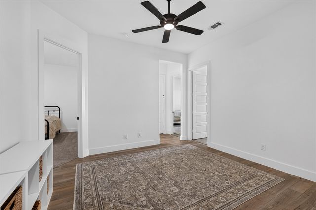 813 Valley Ridge Road, Van Alstyne, TX 75495