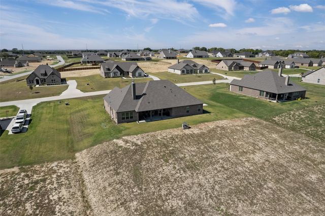 813 Valley Ridge Road, Van Alstyne, TX 75495