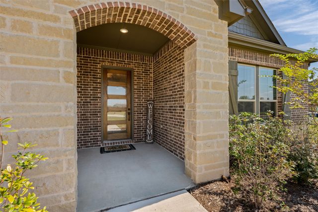 813 Valley Ridge Road, Van Alstyne, TX 75495