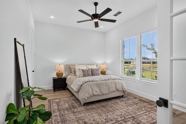 813 Valley Ridge Road, Van Alstyne, TX 75495