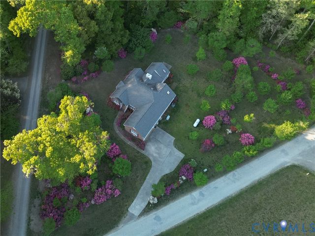 7542 Quail Run Ln, Hanover, VA 23116