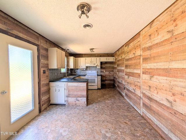 464 Springfield Drive, Bristol, TN 37620