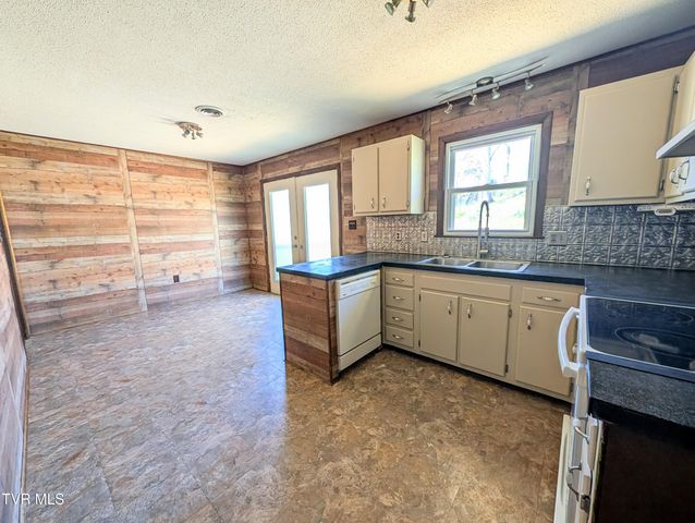 464 Springfield Drive, Bristol, TN 37620